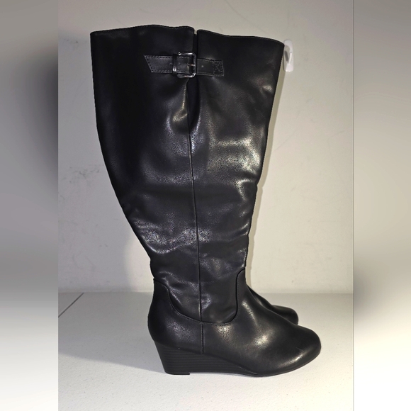 TORRID Wander Knee Boots Women’s Size 8W Black Micro Wedge Wide Calf Display EUC - Picture 1 of 16